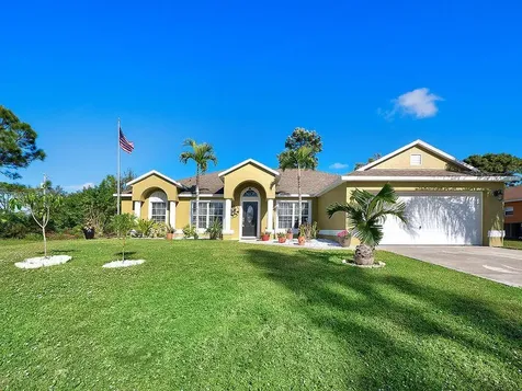 451 SW Kabot Avenue Port St Lucie FL 34953