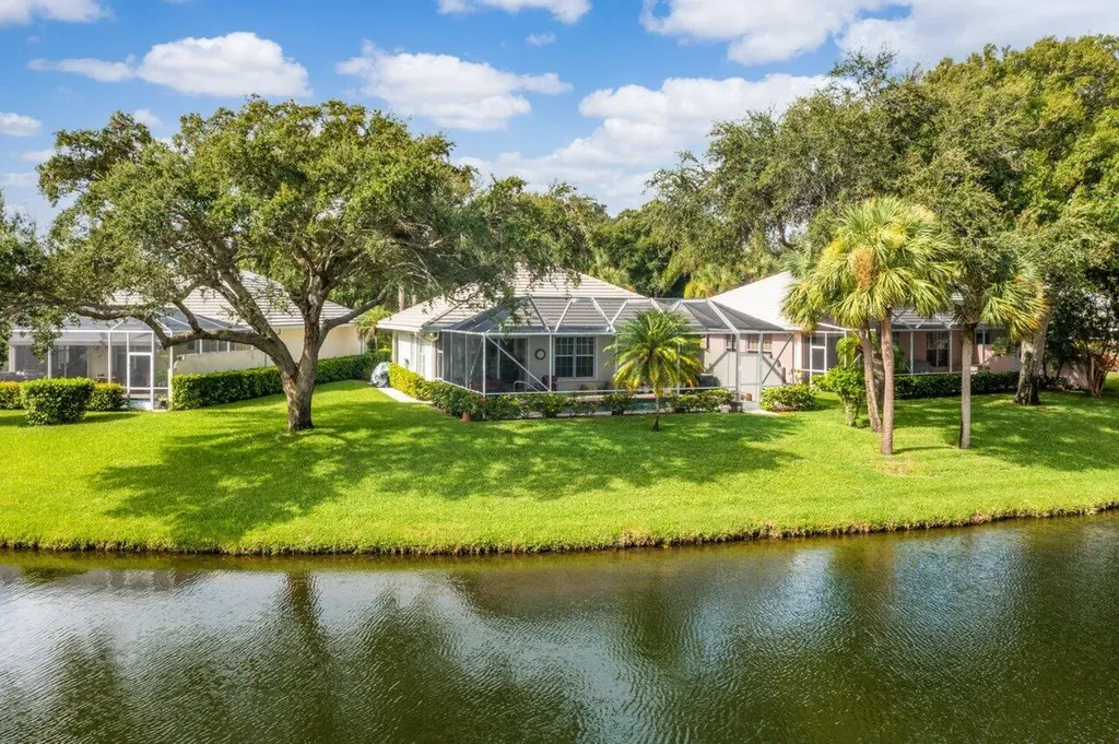 2019 Bedford Drive Palm Beach Gardens FL 33403