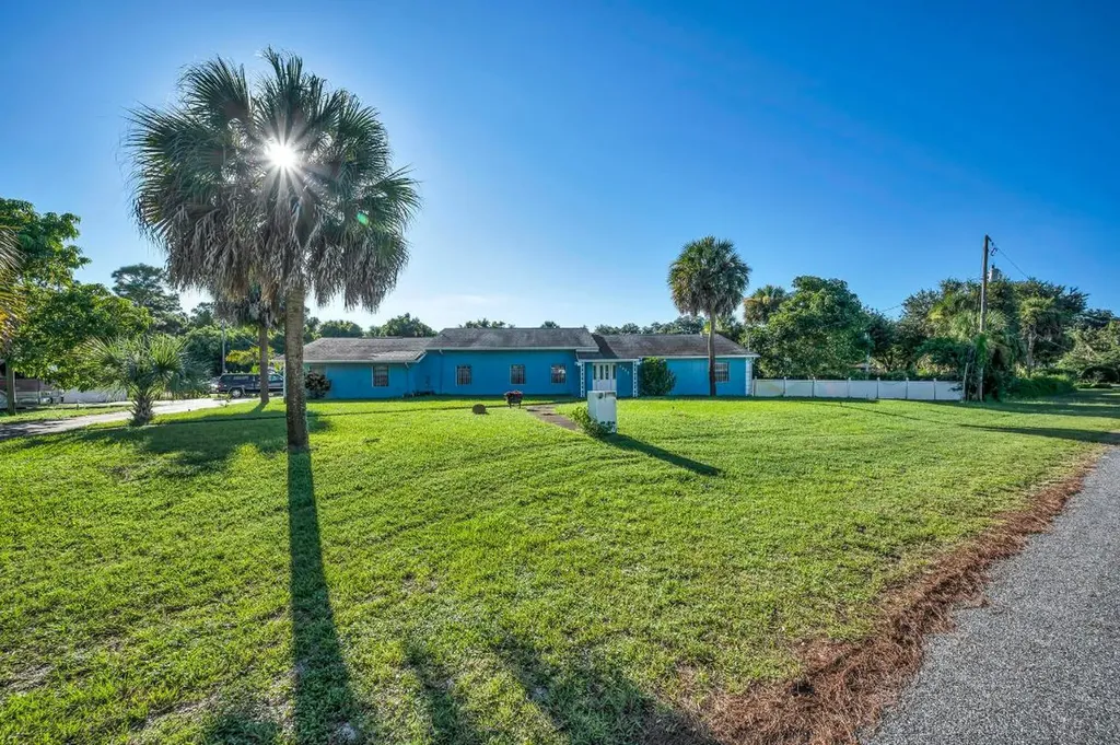 2405 N 45th Street Fort Pierce FL 34946