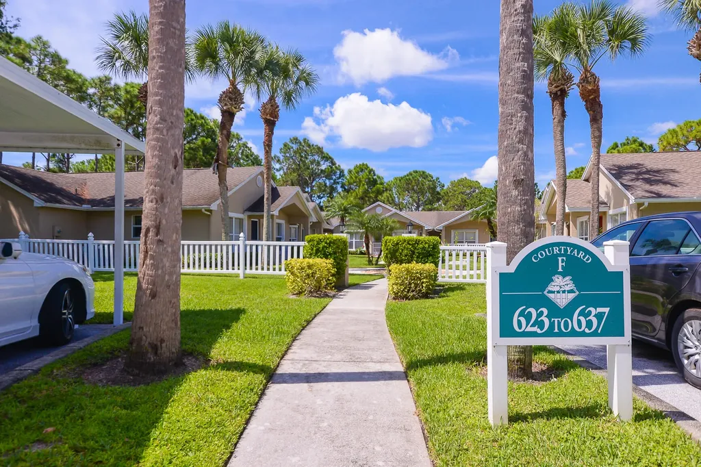 627 NW San Remo Circle Port St Lucie FL 34986