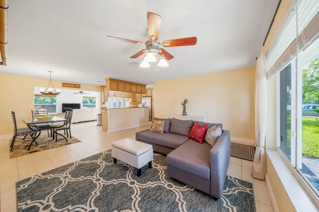 2521 NE 51st Street Lighthouse Point FL 33064