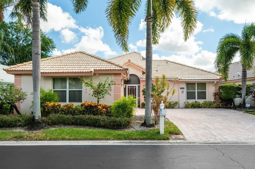 2708 Pointe Circle Greenacres FL 33413
