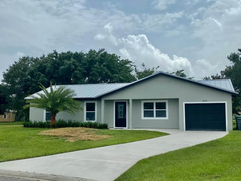1074 SE Bethume Court Port St Lucie FL 34952