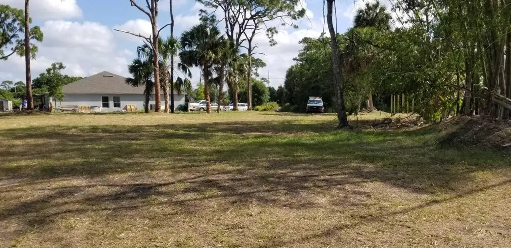 1898 SW Beeker Street Port St Lucie FL 34953