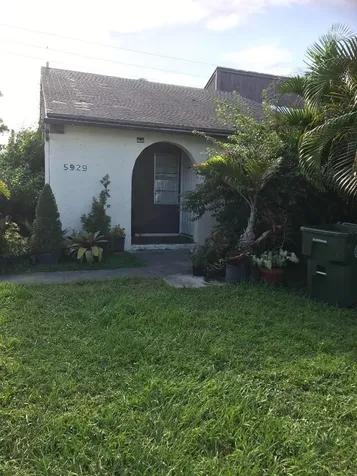 5929 S 37th Street Greenacres FL 33463