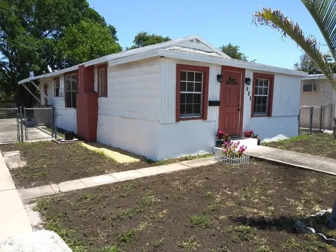 522 N B Street Lake Worth Beach FL 33460