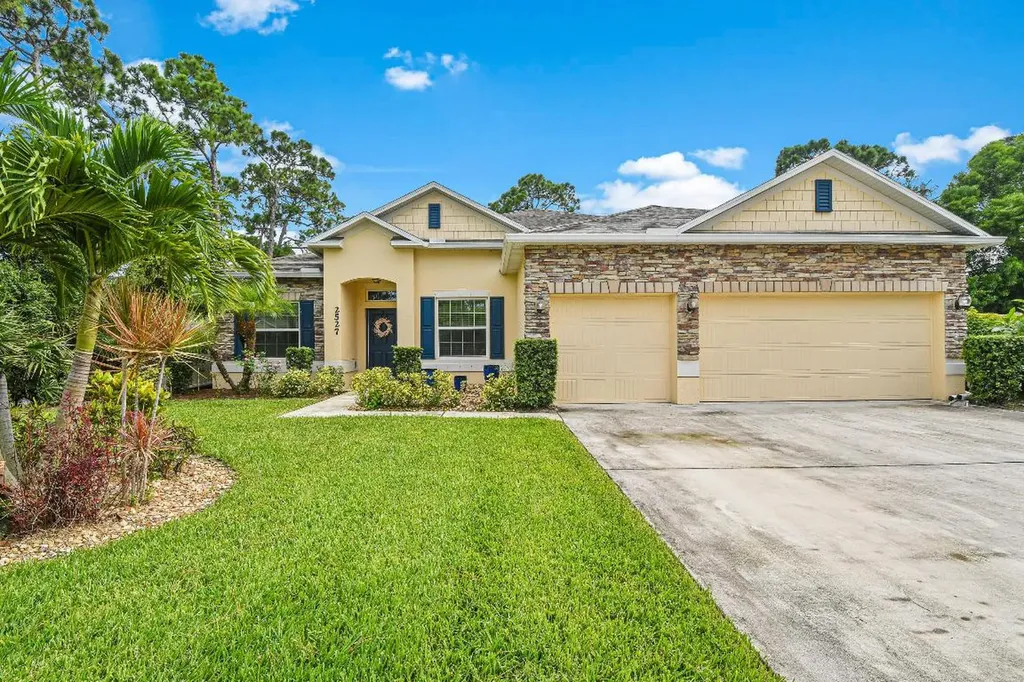 2527 Madewood Drive Fort Pierce FL 34981
