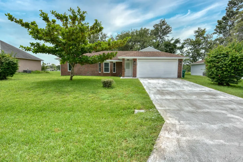 766 SW College Park Road Port St Lucie FL 34953