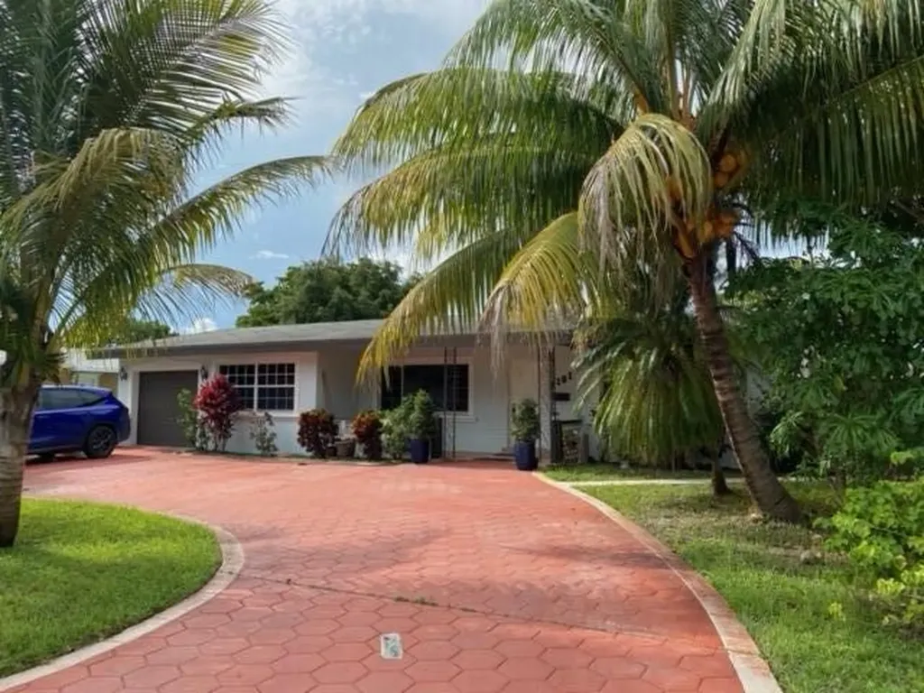 7181 SW 10th Court Pembroke Pines FL 33023