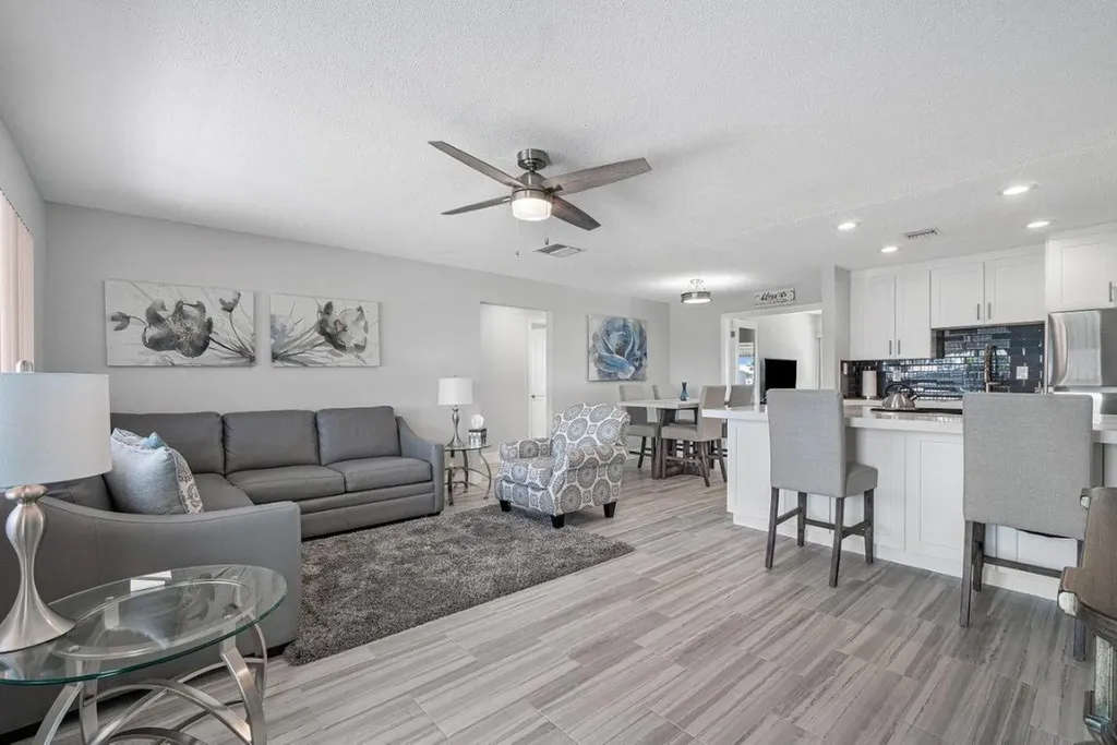 1004 SW 7th Avenue Boynton Beach FL 33426