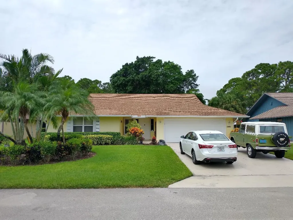 7884 SE Lexington Avenue Hobe Sound FL 33455