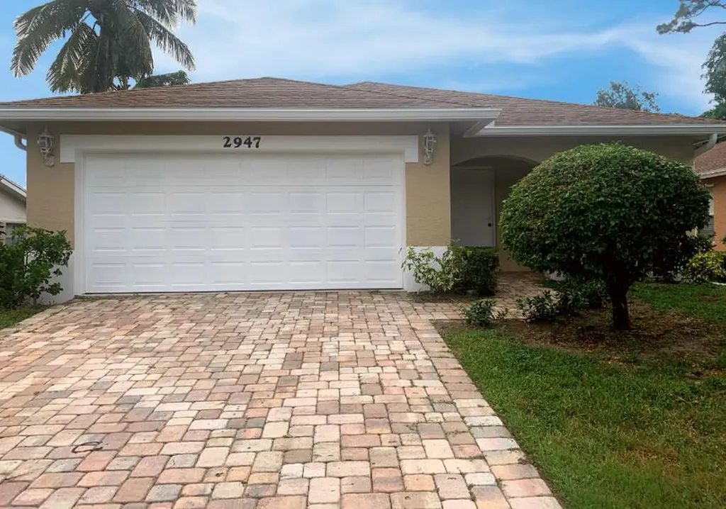 2947 SE Delmar Street Stuart FL 34997