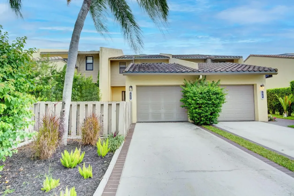 1961 Canterbury Circle Wellington FL 33414