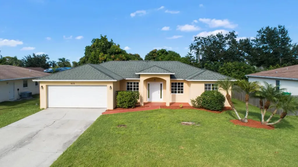 655 SE Clifton Lane Port St Lucie FL 34983