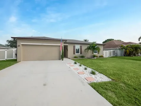 941 SW Jeremko Avenue Port St Lucie FL 34953