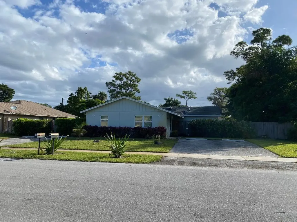 412 Perry Avenue Greenacres FL 33463