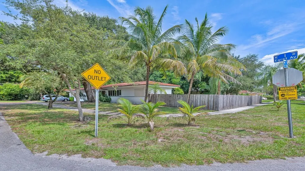 9001 NE 1st Avenue El Portal FL 33138