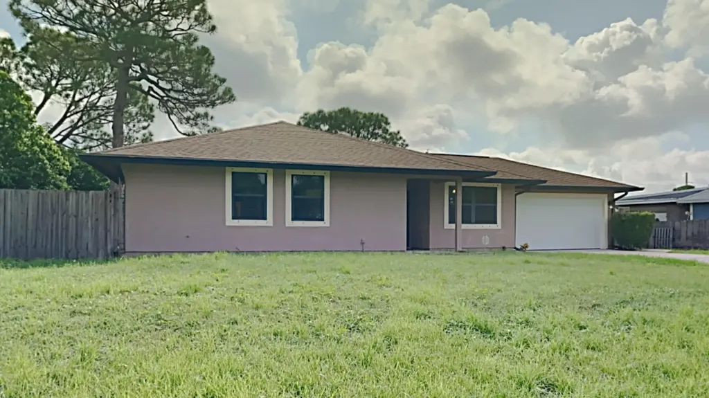 2261 SE Glover Street Port St Lucie FL 34984