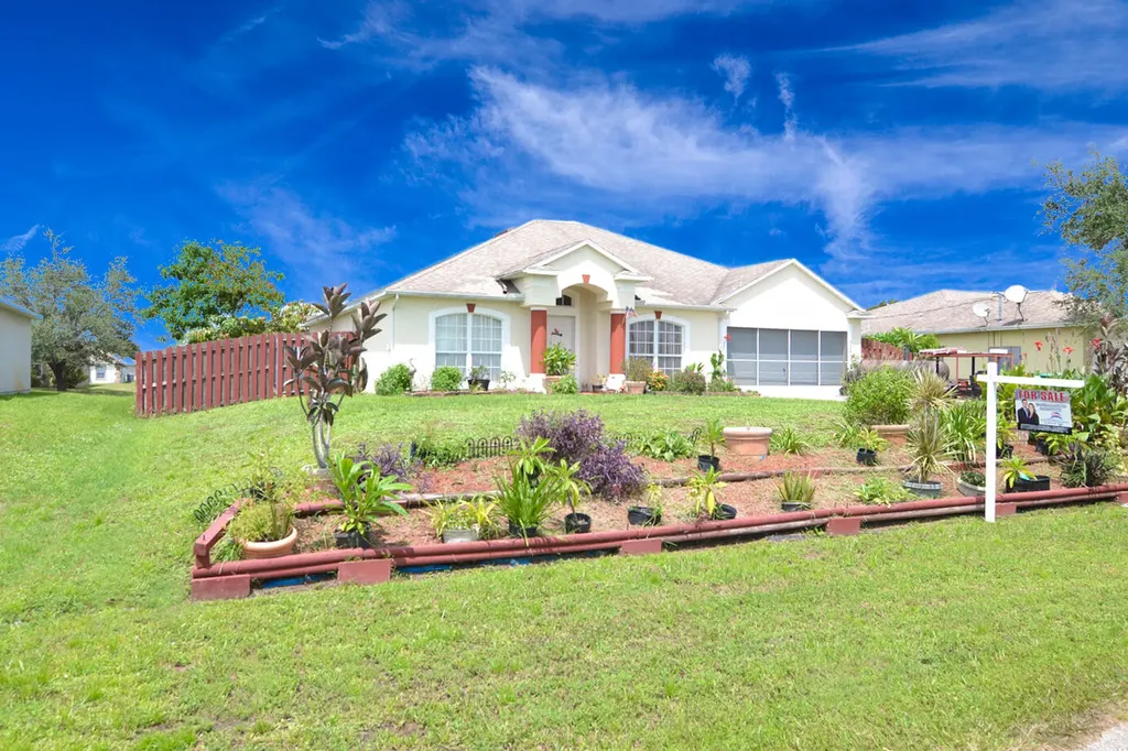 525 SW Laconic Avenue Port St Lucie FL 34953