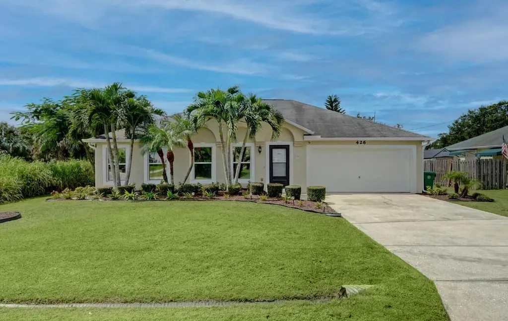 426 SE Essex Drive Port St Lucie FL 34984
