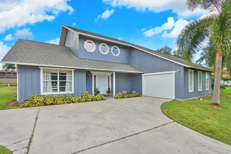 887 SE Sweetbay Avenue Port St Lucie FL 34983