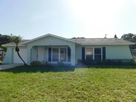 2724 Navajo Avenue Fort Pierce FL 34946