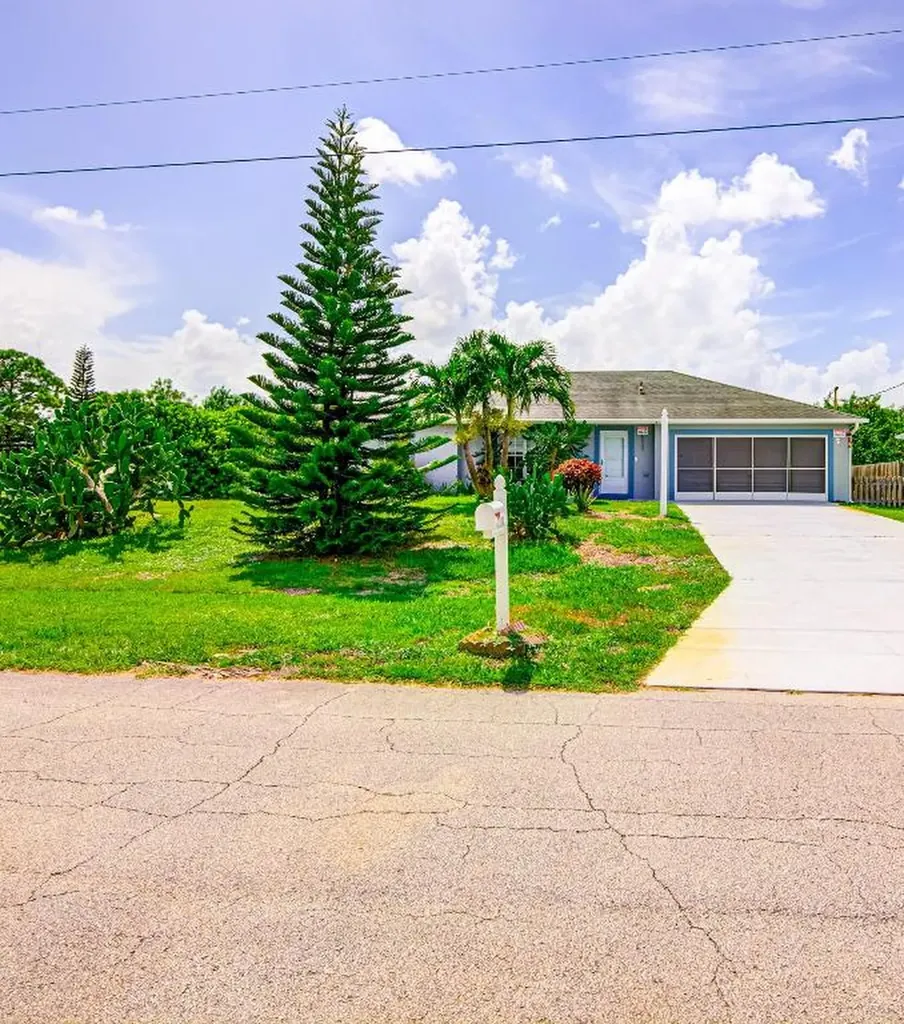 2174 SW Venus Street Port St Lucie FL 34953