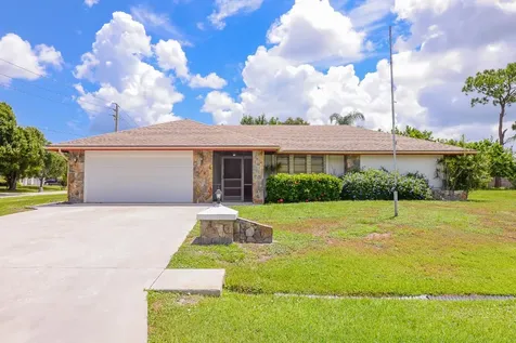 805 SE Preston Lane Port St Lucie FL 34983
