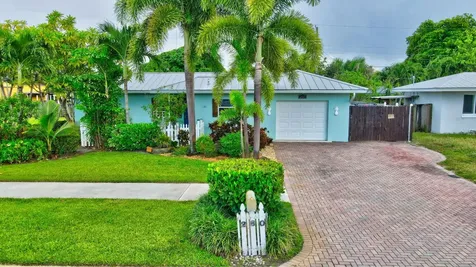 260 NW 8th Street Boca Raton FL 33432