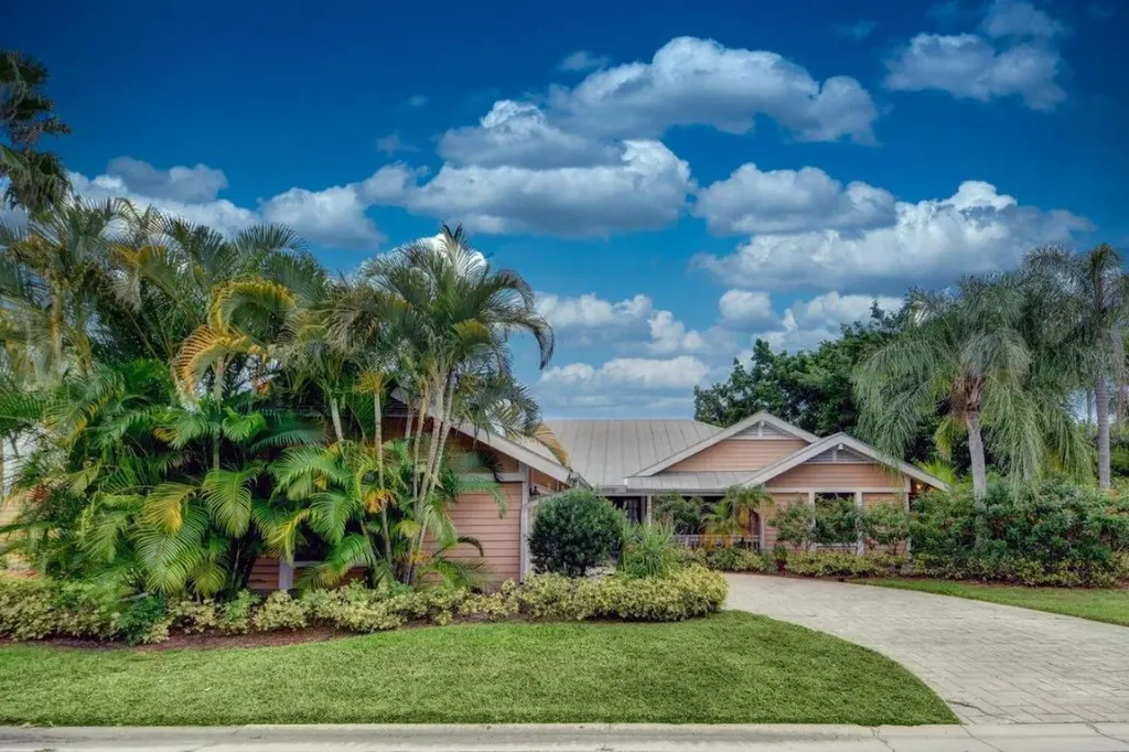 10590 SE Jupiter Narrows Drive Hobe Sound FL 33455
