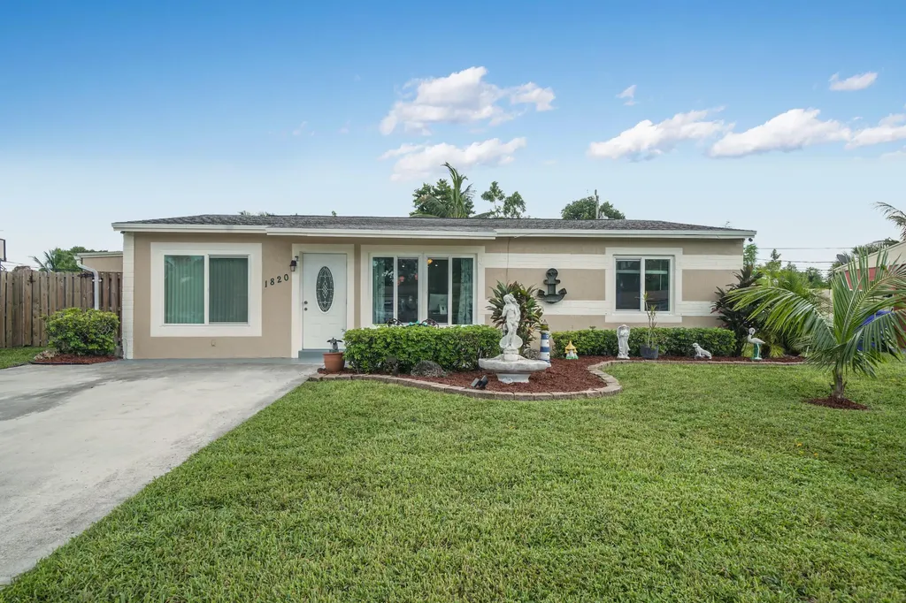 1820 SW 64th Avenue North Lauderdale FL 33068