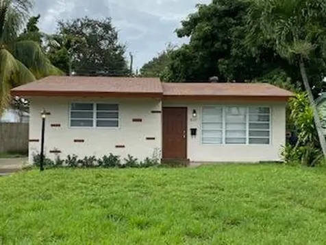 6410 Roosevelt Street Hollywood FL 33024