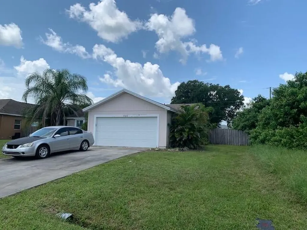 4262 SW Xenon Street Port St Lucie FL 34953
