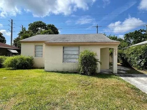 649 W 1st Street Riviera Beach FL 33404
