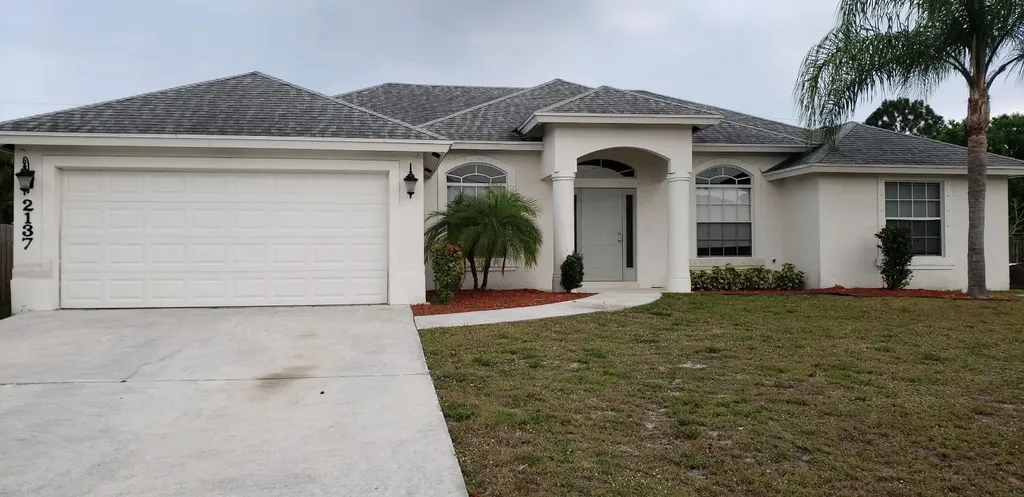 2137 SW Idaho Lane Port St Lucie FL 34953