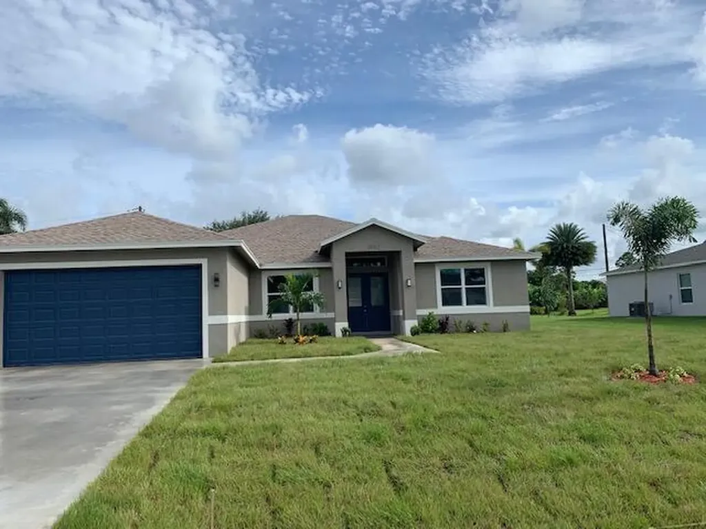 1982 SW Yellowtail Avenue Port St Lucie FL 34953