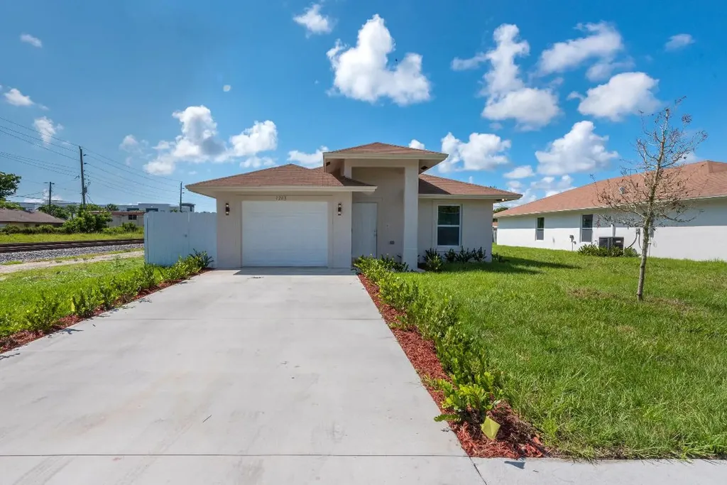 1203 18th Avenue N Lake Worth Beach FL 33460