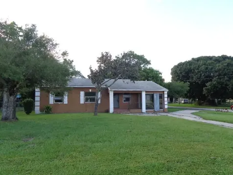 1101 Beach Court Fort Pierce FL 34950