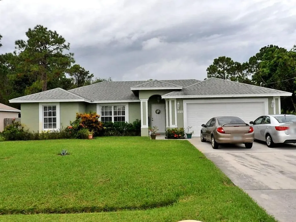 325 SE Thornhill Drive Port St Lucie FL 34983