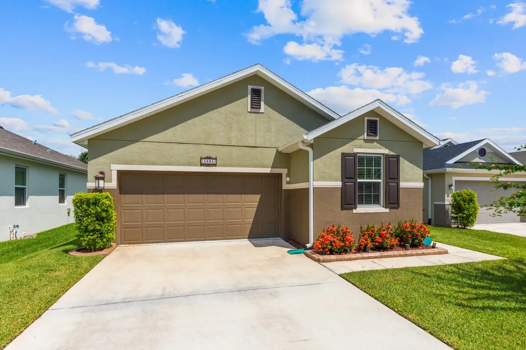 5695 NW Pine Trail Circle Port St Lucie FL 34983