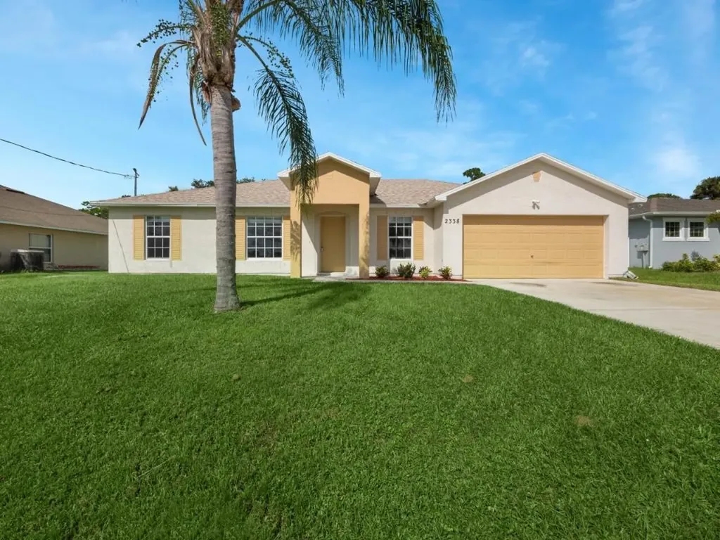 2338 SW Kent Circle Port St Lucie FL 34953