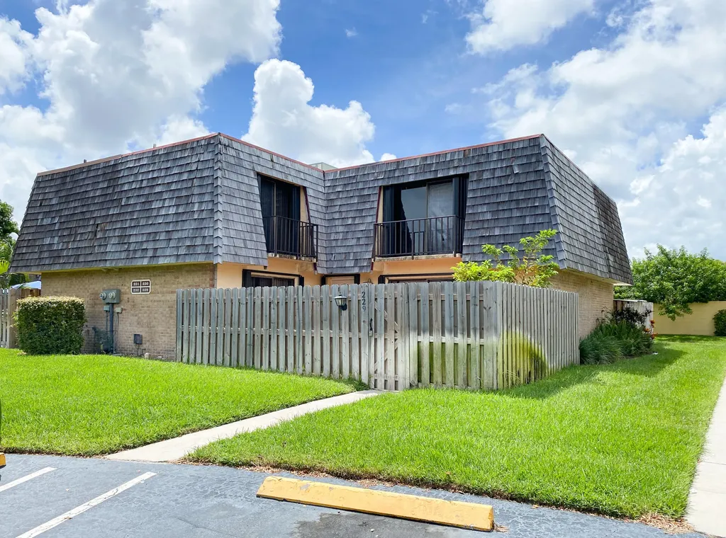 229 Woodland Road Palm Springs FL 33461