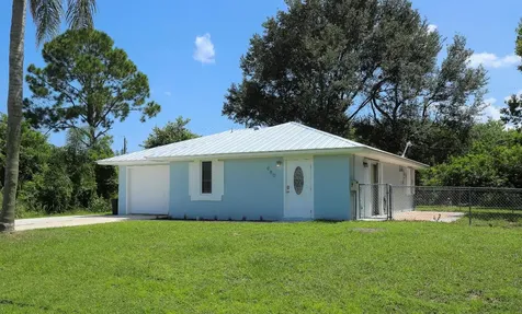 980 SW Gwendolen Terrace Port St Lucie FL 34953