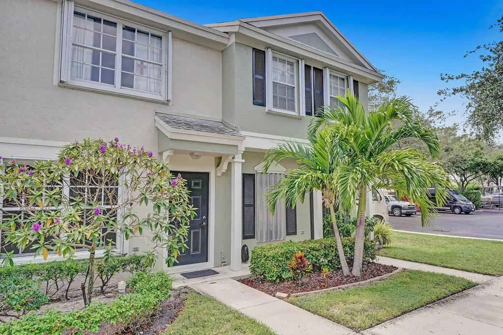 828 Kokomo Key Lane Delray Beach FL 33483