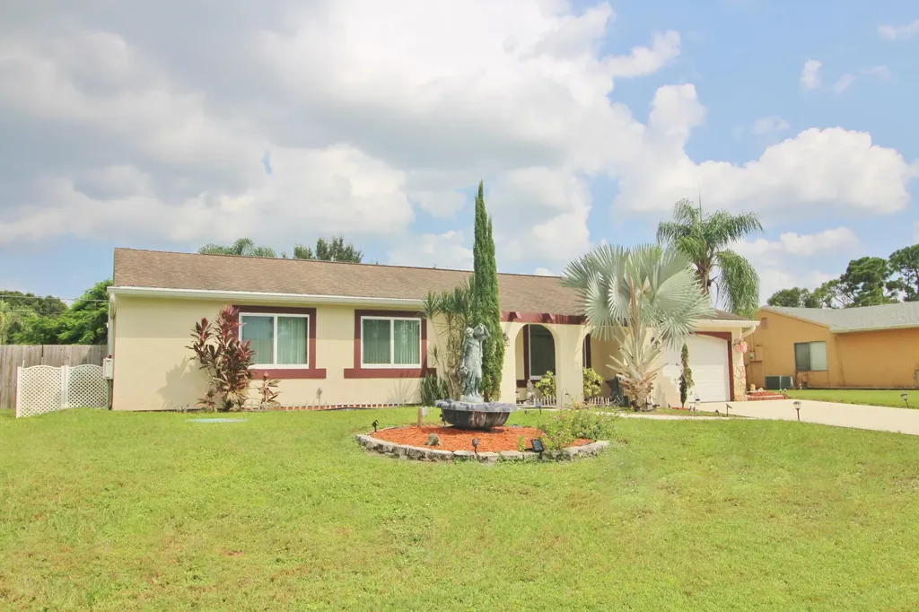 1821 SE Manth Lane Port St Lucie FL 34983