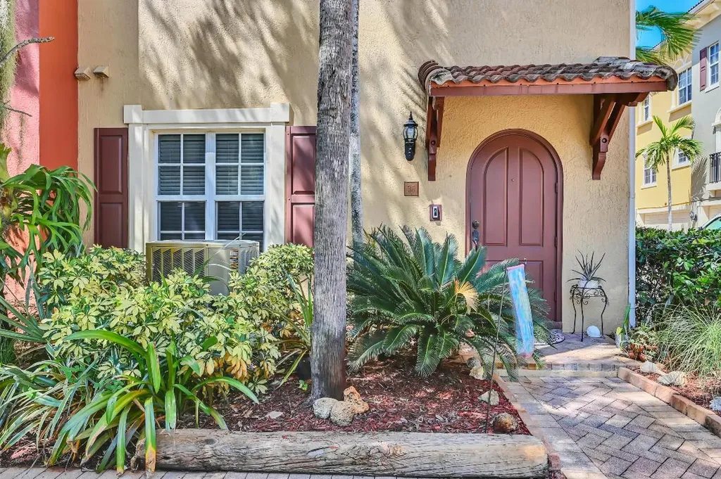 601 S Federal Highway Lake Worth Beach FL 33460