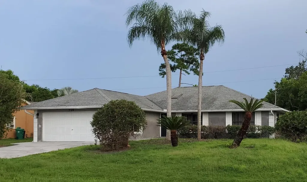 714 SE Albatross Avenue Port St Lucie FL 34983