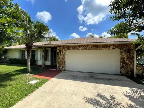 2520 SW 5th Street Boynton Beach FL 33435
