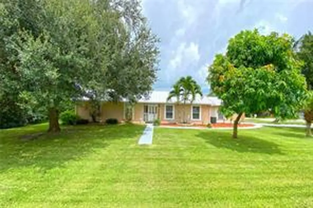 1406 2nd Street Vero Beach FL 32962