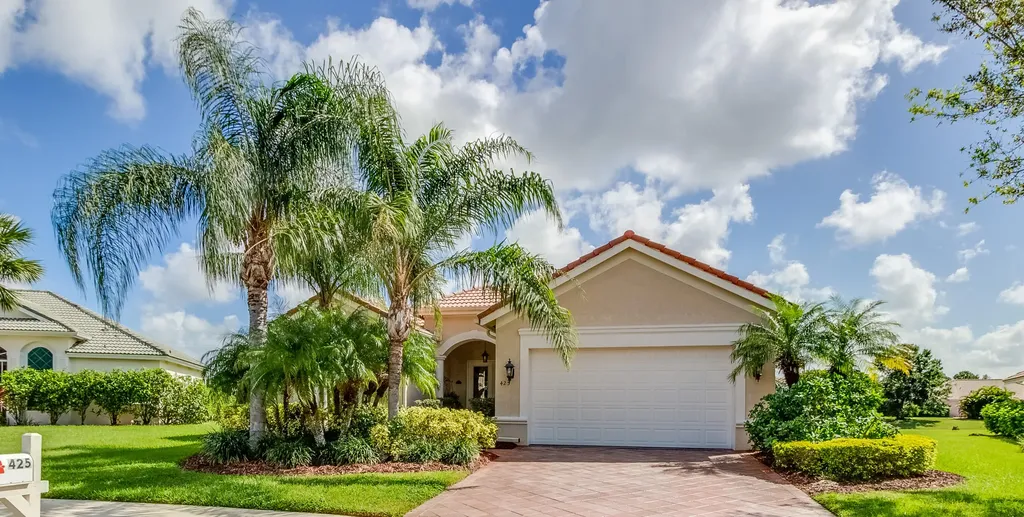 425 SW Crabapple Cove Port St Lucie FL 34986